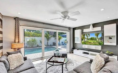 South Corals House | Beach Bliss 10 Mins to Waves, 3BR Oasis with Pool