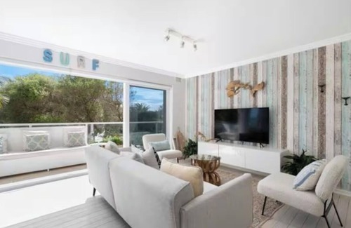 Narrabeen Apartment | Beach bliss - direct beach access apartment