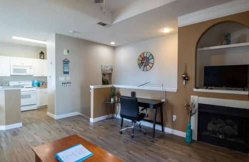 Gulfport Condo | Beach Bliss in Gulfport MS Huge 1 Bd/1 BA Steps from the Beach