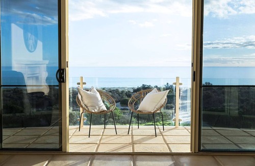 Tennyson House | Beach Bliss - Ocean Views/Private Beach Access