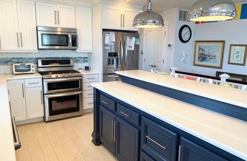 Sea Isle City Condo | Beach Block 6 Bedroom Condo walking distance to downtown.