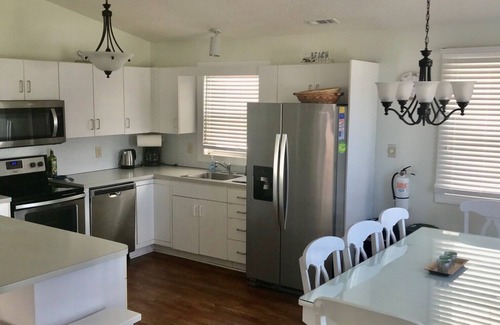 South End House | Beach Block;Spacious 4BR/2 Bath, Short/Long Term Rentals Available Year round