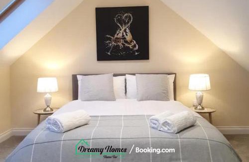 Braunton House | Beach Braunton Spacious 3 Bed House By Dreamy Homes Short Lets & Serviced Accommodation Free Parking