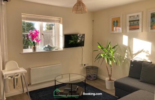Braunton House | Beach Braunton Spacious 3 Bed House By Dreamy Homes Short Lets & Serviced Accommodation Free Parking