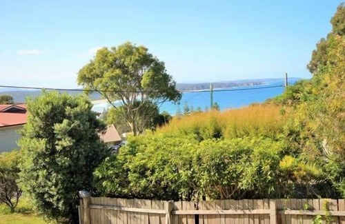 Tathra House | Beach Break Cottage - Budget Accommodation With Views