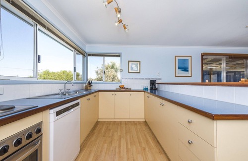 Lancelin House | Beach Break - Family Accommodation with Ocean Views