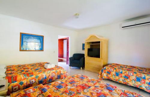 Jaco Hotel | Beach Break Resort & CR Surf Camp