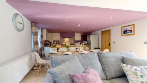 Caister-on-Sea House | Beach Breeze Cottage - 3 Bed