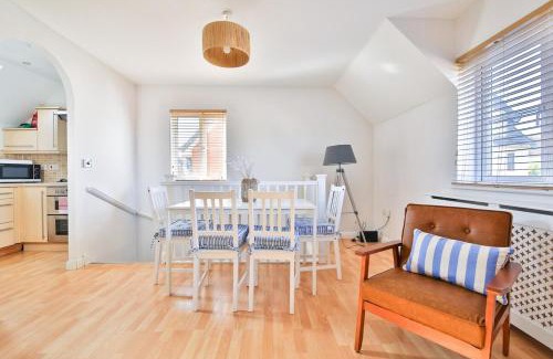 Barry House | Beach Breeze – Family 2-Bed Home in Barry