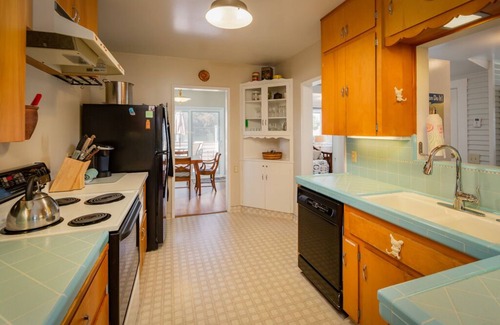 Morro Bay House | Beach Bungalow within blocks to the beach! Newly Renovated!