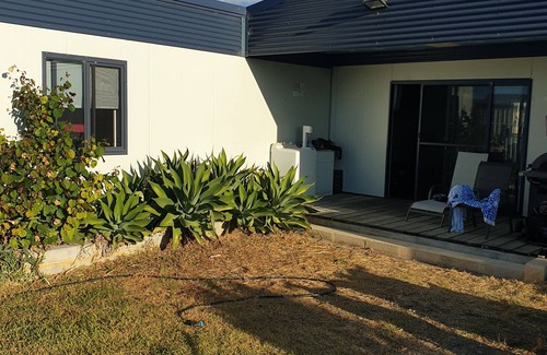 Cervantes House | Beach Camp - Plenty of lawn with a 5min walk to the beach !