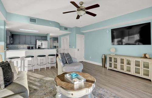 Panama City Beach Resort | Beach Chairs & Gulf Views | Pool Hot Tub Gym