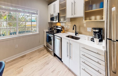 Siesta Key Condo | Beach Club Modern Condo C Bldg