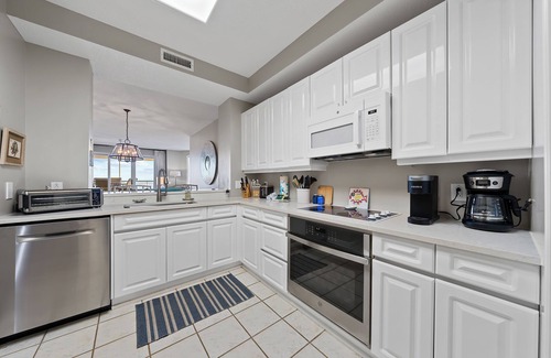 Ono Island Condo | Beach Colony W7C - Covered Parking Included