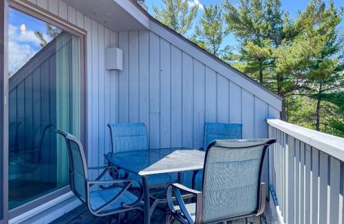 Glen Arbor Apartment | Beach Comber 13/14