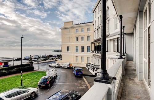 Hastings Apartment | Beach Comber