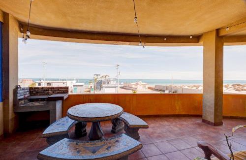 San Felipe House | BEACH CONDO 3-Sleeps 8- Pool- WiFi- AC- Security