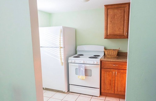 Vero Beach Apartment | Beach Cottage 1/4 Block to Beach! New to market! Available Now for Jan 2024!