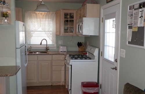 Ortley Beach Cottage | Beach Cottage Newark Ave Lavallette NJ. 1 block to beach. 3 night min