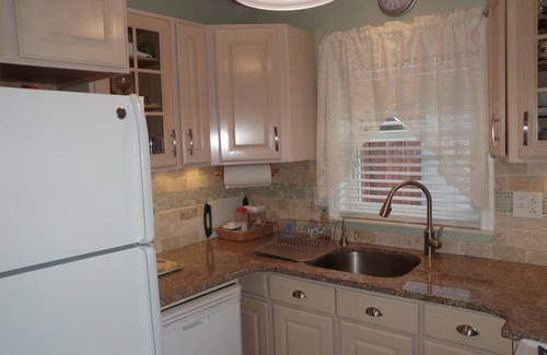 Ortley Beach Cottage | Beach Cottage Newark Ave Lavallette NJ. 1 block to beach. 3 night min