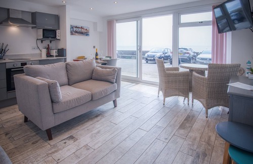 Saundersfoot Apartment | Beach Court - 1 Bedroom Apartment - Saundersfoot