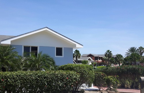 Marie Pampoen House | Beach Culture House, Life is better at the beach