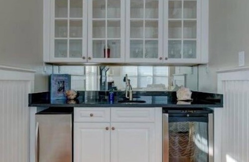 Isle of Palms House | 'Beach Daze'~ ELEVATOR, PRIVATE POOL, ROOF TOP WITH OCEAN VIEWS