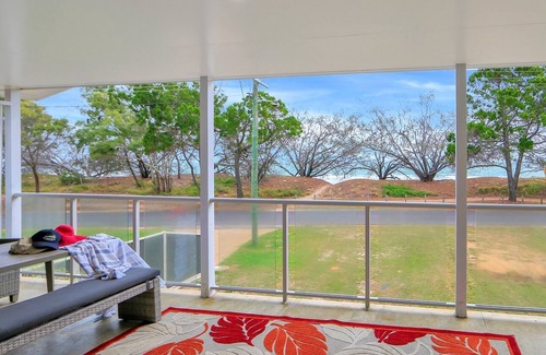 Woodgate House | Beach Escape - 5 The Esplanade