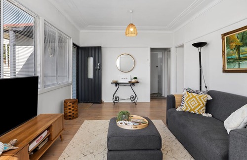 Wamberal Villa | Beach Escape-50m to Wamberal Beach