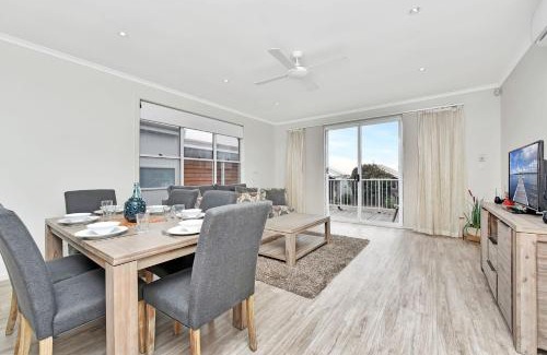 Caves Beach Villa | Beach Escape at Caves Beach Villas