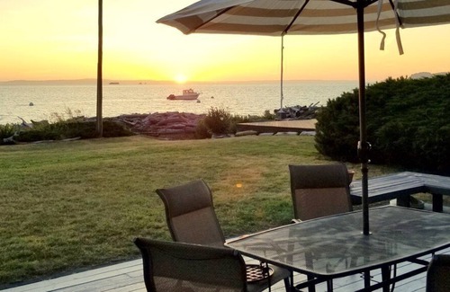 Freeland House | Beach Escape on Mutiny Bay - Private Beach