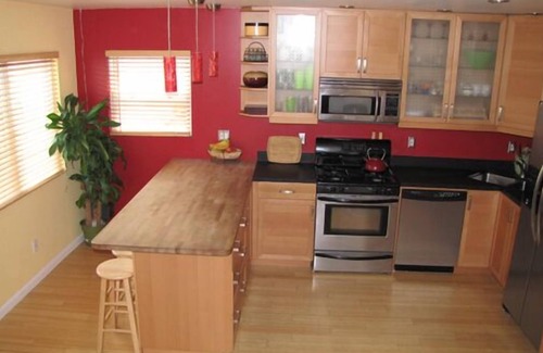 Mission Beach House | BEACH ESCAPE! WELL STOCKED! OUTDOOR DECKS!