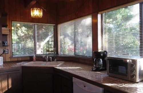 Florence House | Beach front, 1 bedroom, dog friendly - Deja View