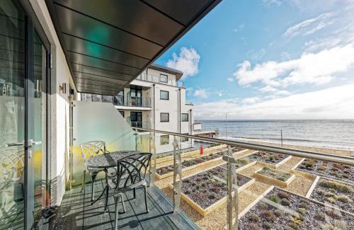 Ramsgate Apartment | Beach Front 2Bed Sea View & Parking