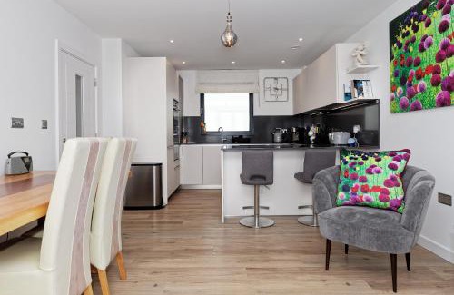 Ramsgate Apartment | Beach Front 2Bed Sea View & Parking