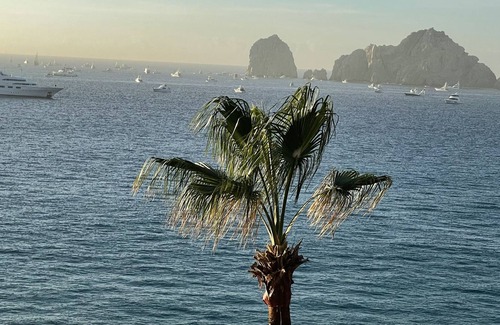 Centro Resort | BEACH FRONT 5 STAR ⭐️ ON MENDANO BEACH 🏖️