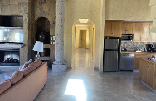 Centro Resort | BEACH FRONT 5 STAR ⭐️ ON MENDANO BEACH 🏖️
