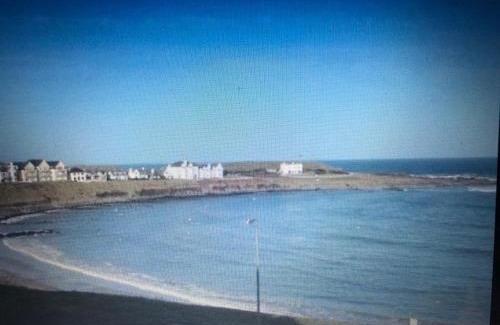 Bushmills Apartment | Beach Front Apt Portballintrae , Bushmills close to Royal Portrush Golf Club