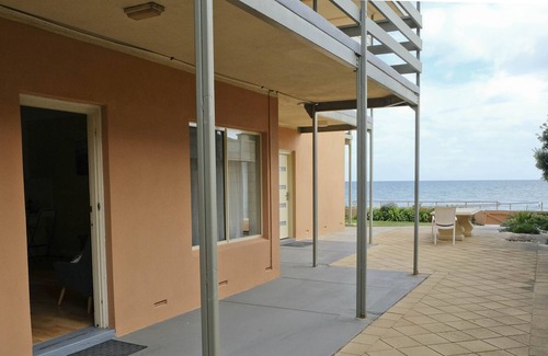 Henley Beach South Apartment | Beach front Apartment at Henley Beach .