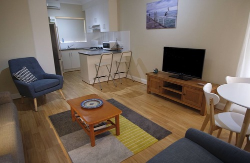 Henley Beach South Apartment | Beach front Apartment at Henley Beach .