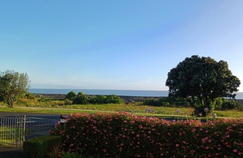 Haumoana Villa | Beach-front Bliss: Coastal Paradise Awaitsn
