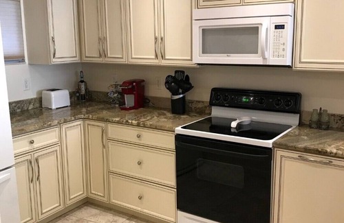 Gulfstream Beach Condo | Beach Front Condo with Great Views! Beautifully Furnished 2/2 - 1370 SF