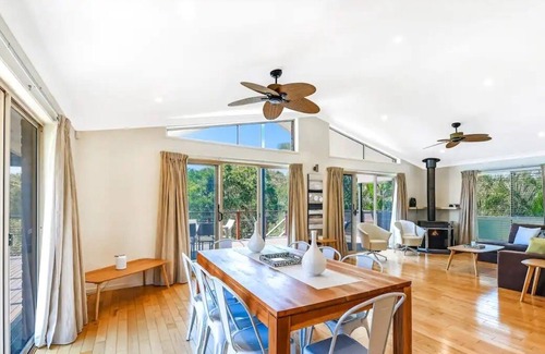 Warana House | Beach Front Elegance - Space & Privacy ZF5