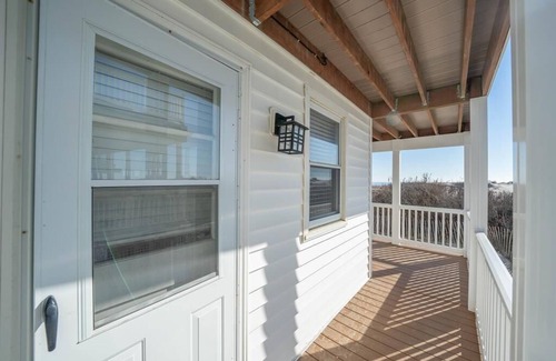 Dennisville House | Beach Front Getaway- Unbeatable Location!