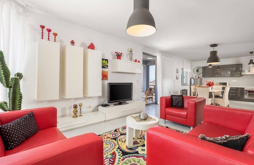 Klanfari House | Beach front home in Crikvenica