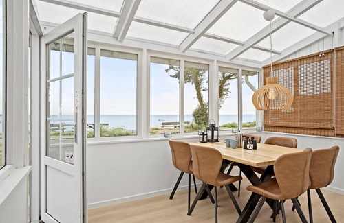Grønninghoved Strand House | Beach front home in Sjølund