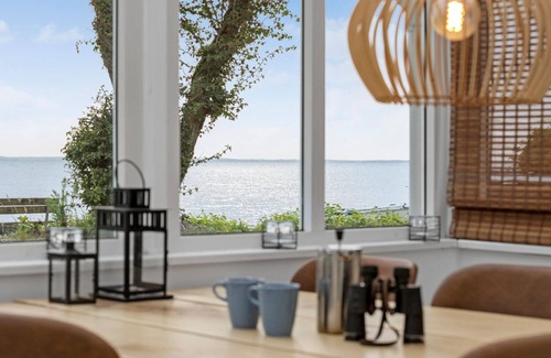 Grønninghoved Strand House | Beach front home in Sjølund