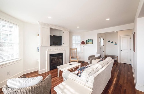Admiral Estates House | BEACH FRONT HOME WITH POOL