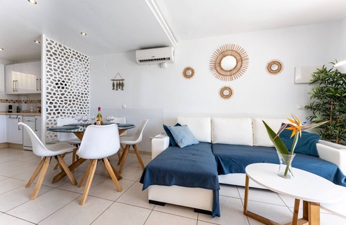 Sitio de Calahonda Ski Chalet | BEACH Front house - Full SEA View - Dona Lola BEACH Resort - Between MARBELLA and La cala de Mijas - 2 bedrooms + 2 bathrooms - CS100