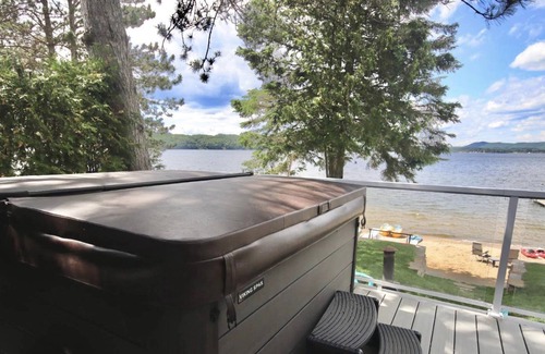 Lac-des-Plages House | Beach Front Property